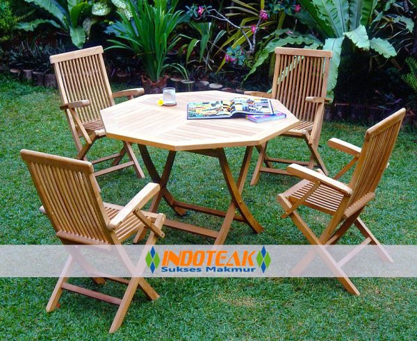 Octagonalle Garden Furniture